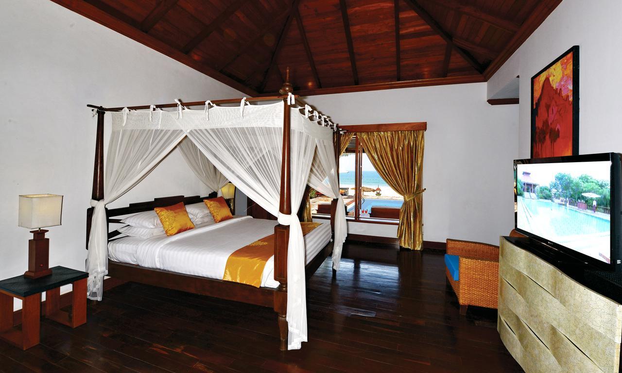 Aureum Palace & Ngwe Saung โรงแรม 5*