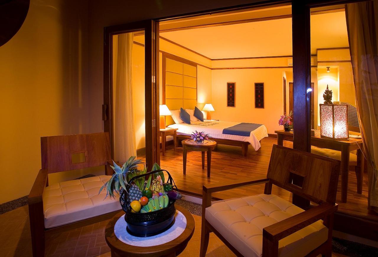 Aureum Palace & Ngwe Saung
